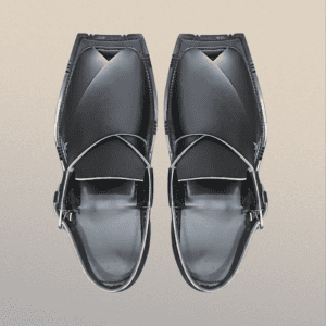 Black Karachi Gezri Chappal in leather bag, simple slip-on front view