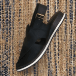 Hand-stitched detailing on the Khan Chappal's ankle strap